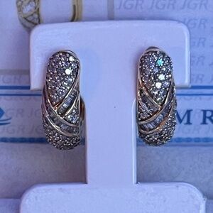 K18 yellow gold natural diamond earrings
